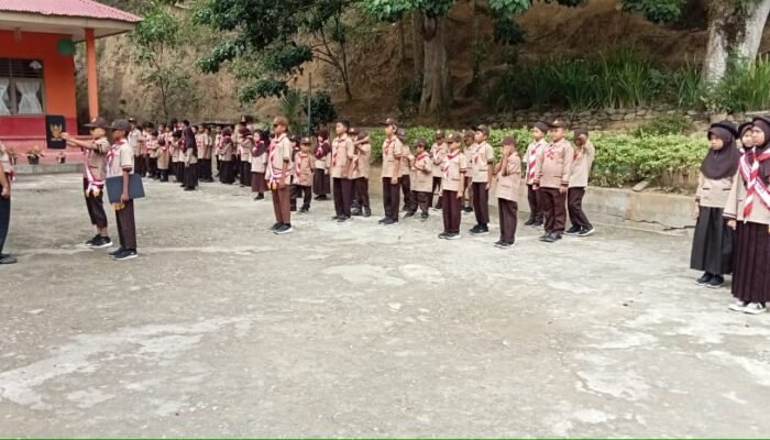Upacara dan Aksi Goro di Hari Pramuka ke 64 Gudep 03.015 – 03.016 SDN 08 Kumbayau